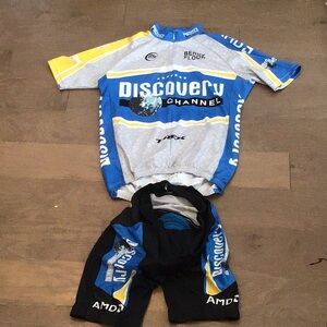 Vintage Discovery Channel Team cycling set
